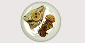 Dorada al horno con limón y alcaparras